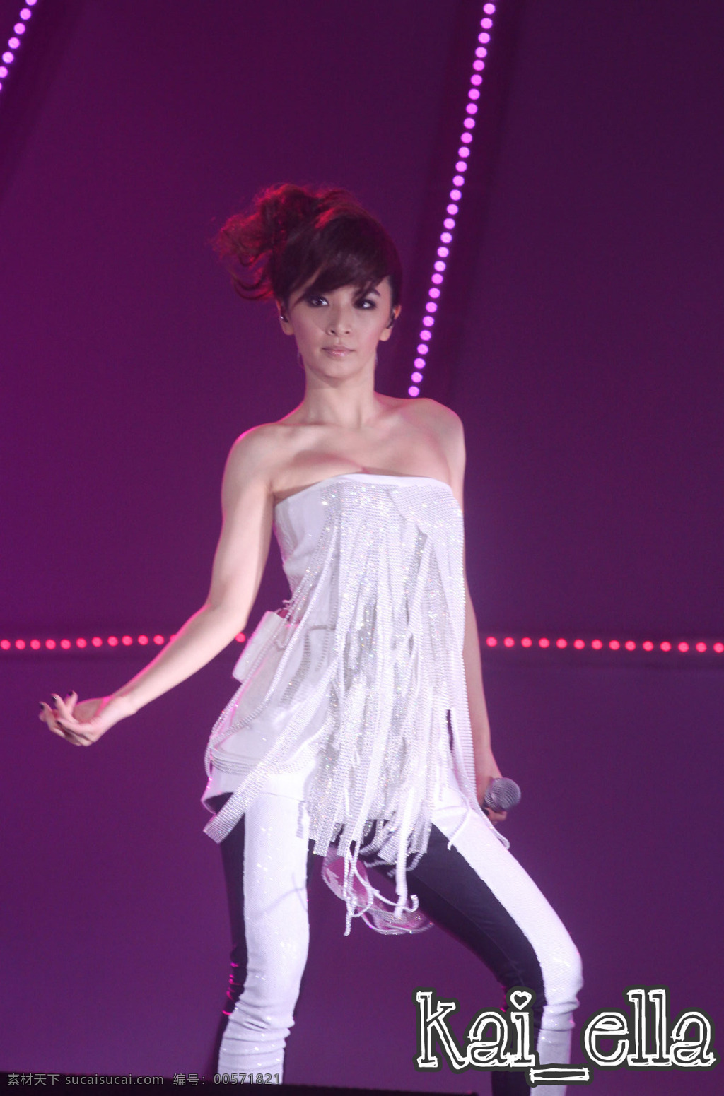 愛 演唱會(huì) hebe 愛而為一 she selina 家 萱 田 馥 甄 明星偶像 人物圖庫