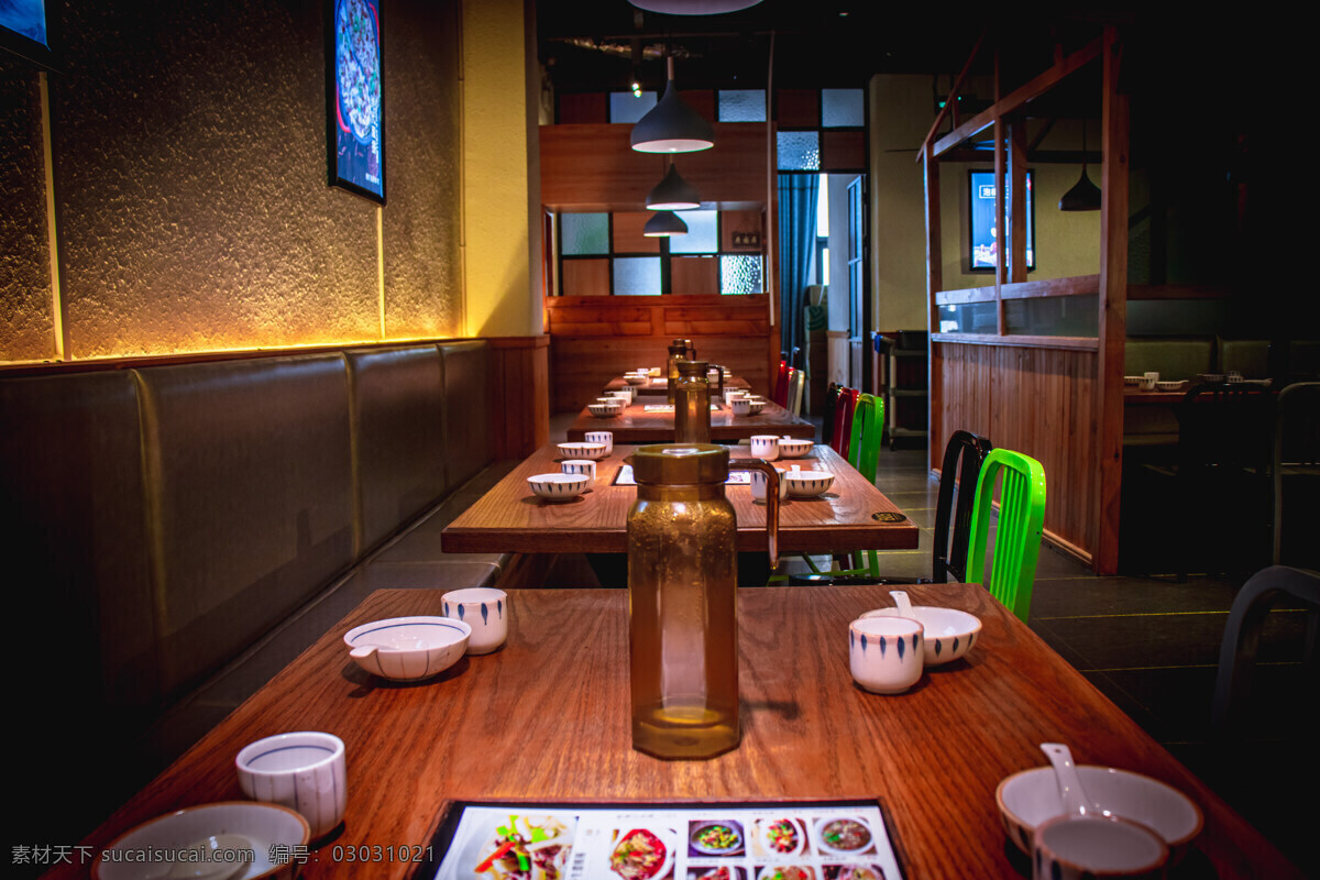 干凈 餐廳 用餐 飯店 管子 環(huán)境好 安靜 生活百科 生活素材