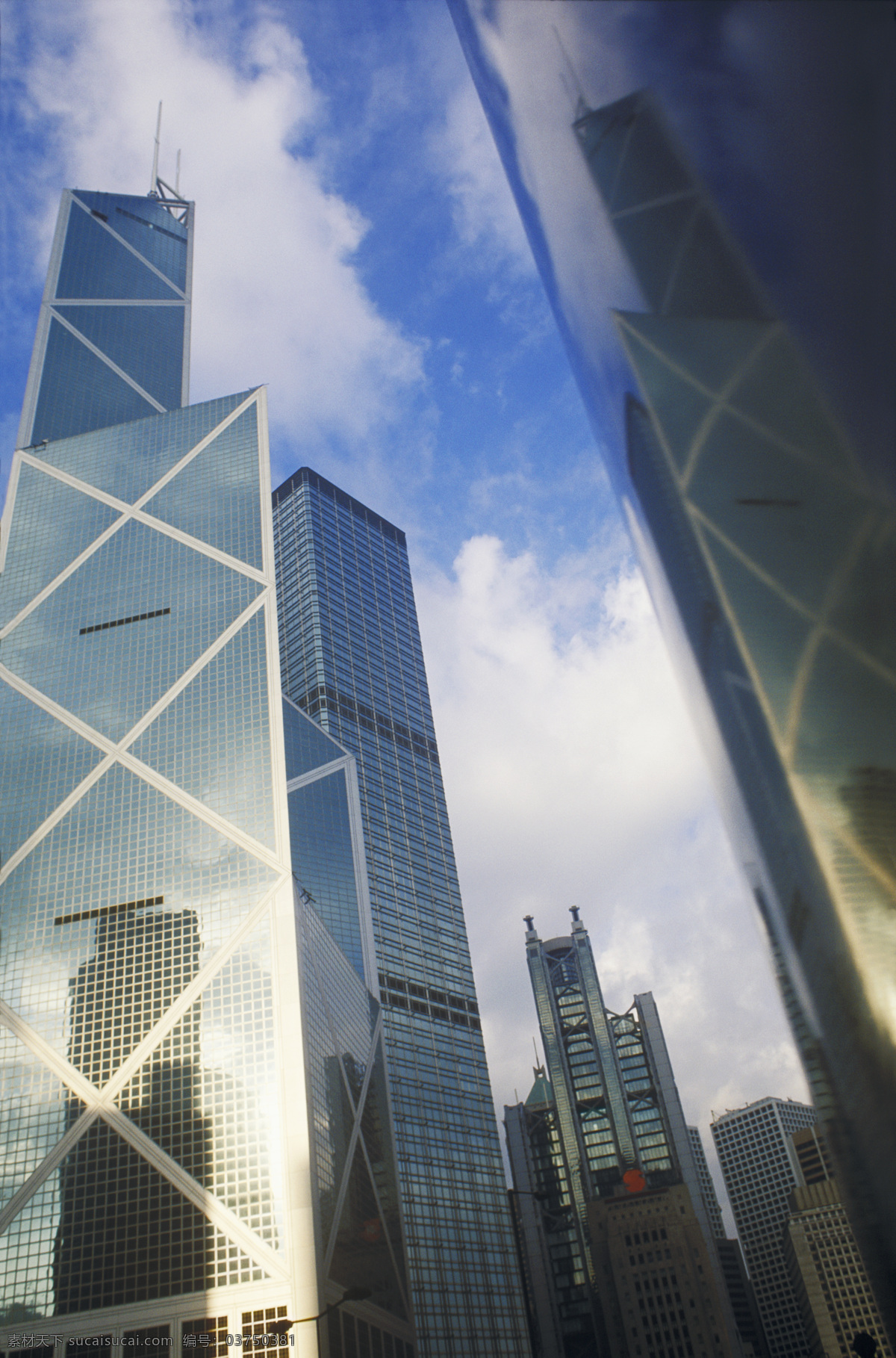 香港 中银大厦 城市风光 高楼大厦 建筑 风景 繁华 繁荣 标志建筑 蓝天白云 仰视 摄影图 高清图片 环境家居
