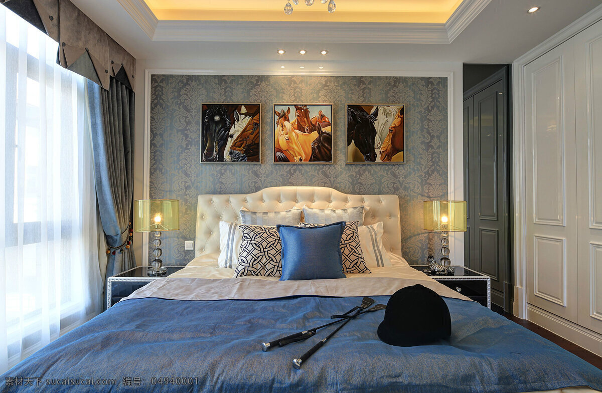 都市时尚 卧室 蓝色 床 品 室内装修 效果图 卧室装修 蓝色床品 深灰色背景墙 蓝色抱枕