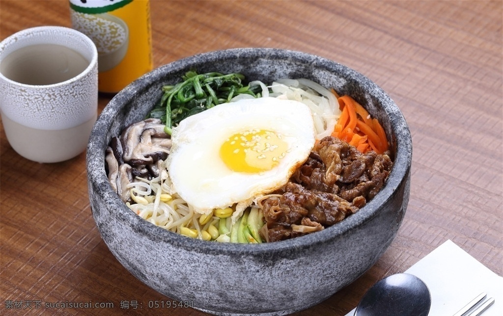 韩国料理图片 韩国 韩国料理 料理 牛油果 煎蛋 荷包蛋 紫豆芽 紫色豆芽 香菇 青瓜条 青瓜 餐饮美食