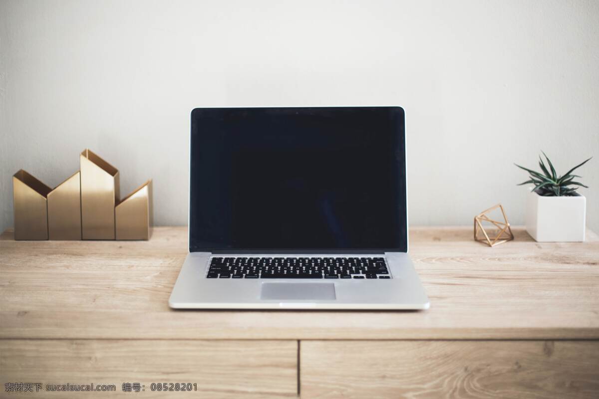 辦公桌面 辦公桌 辦公室 桌面 電腦 工作 mac 電子產(chǎn)品 it 電腦桌面 植物 工作臺 簡約 整潔 生活百科 生活素材
