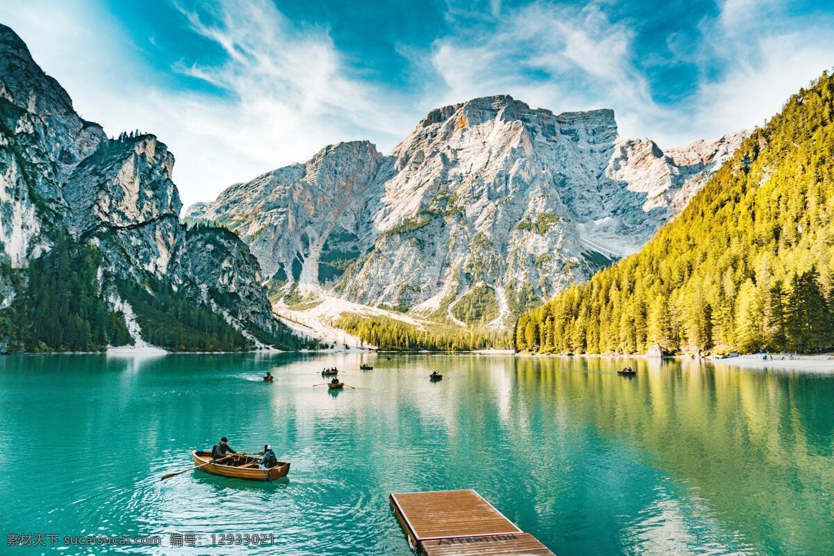 美丽 湖边 风景 蓝天 大山 白云 湖面 小船 自然景观 自然风景
