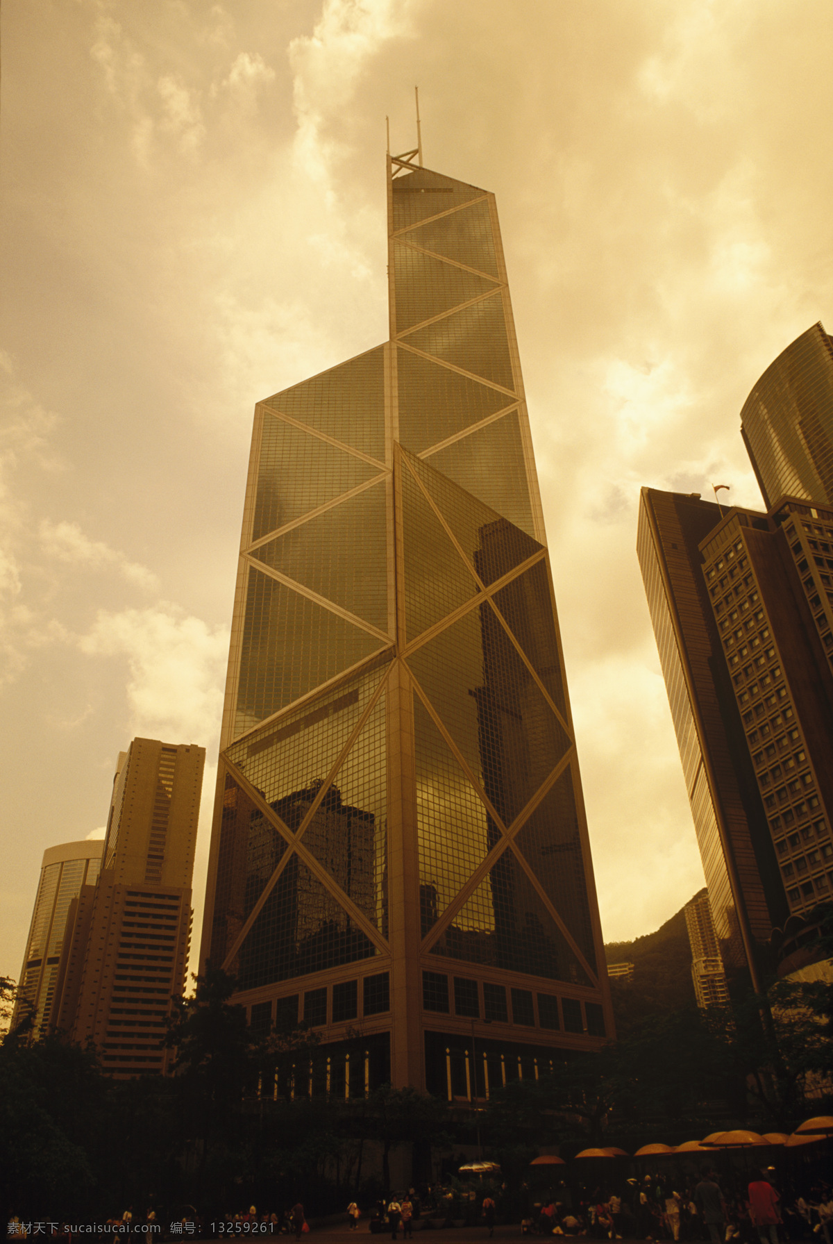 黄昏 时 中银大厦 香港 城市风光 高楼大厦 建筑 风景 繁华 繁荣 街道 晚霞 摄影图 高清图片 环境家居