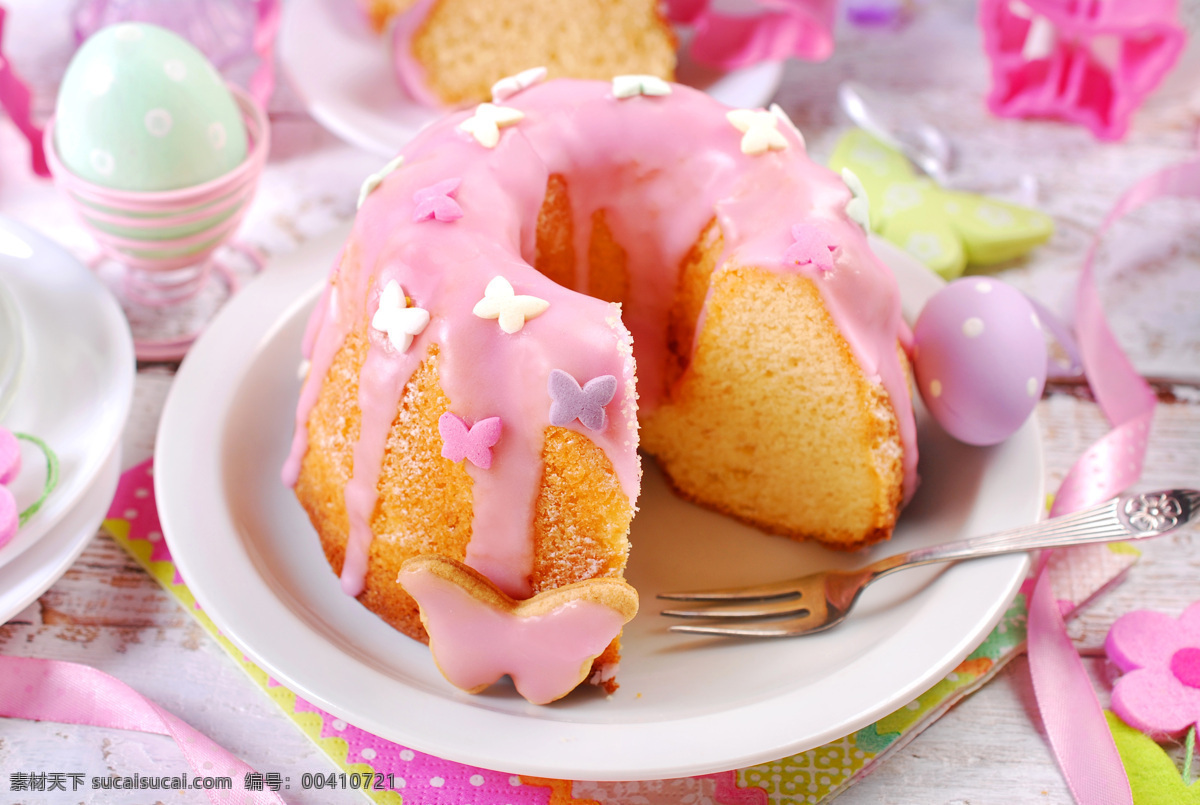 美味甜甜圈 甜甜圈 甜点 美食 食物 美味 蛋糕 复活节 彩蛋 巧克力 粉色 小蛋糕 叉子 餐盘 彩带 摄影图片 餐饮美食 西餐美食