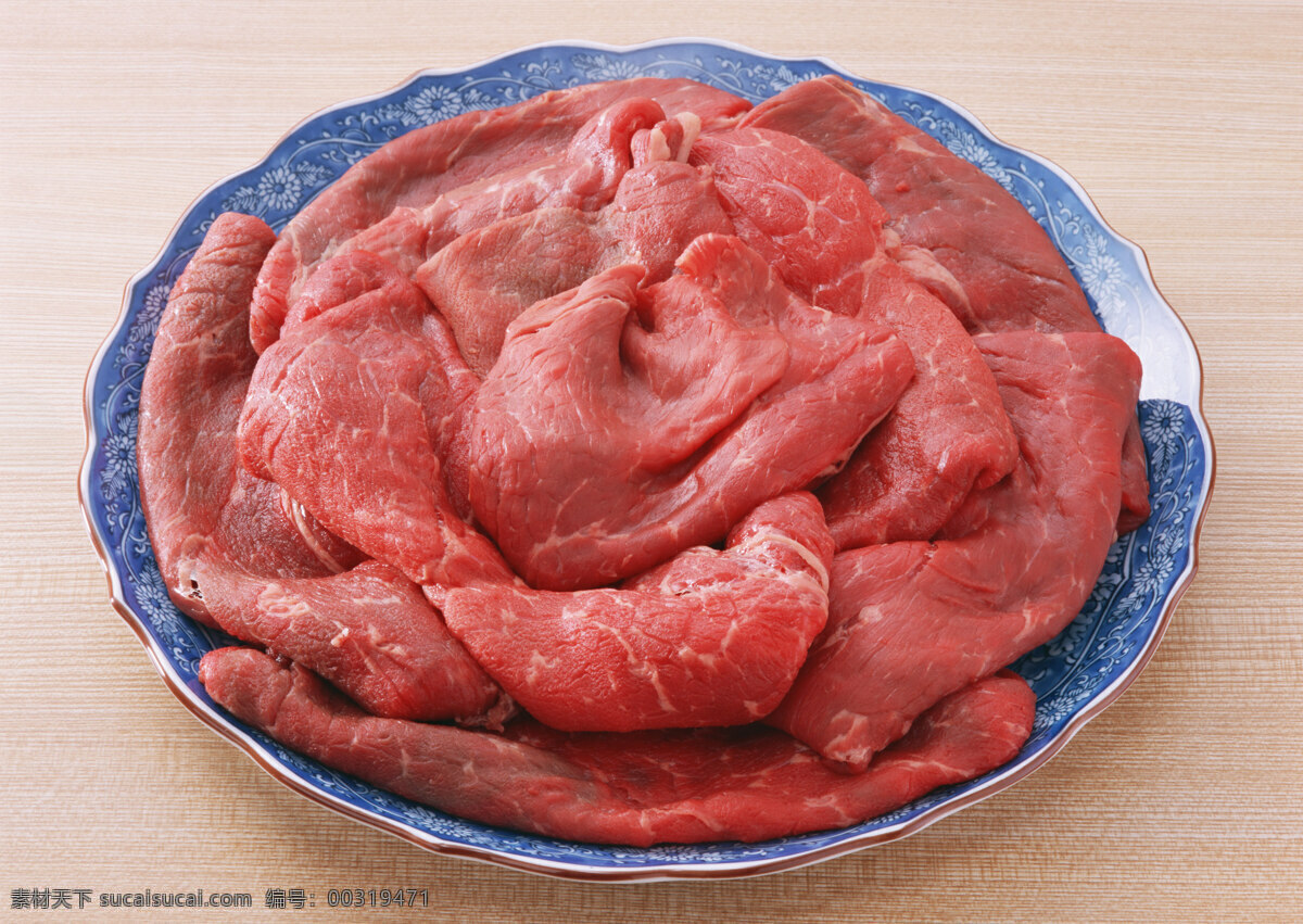 盘子里的鲜肉 肉类 鲜肉 牛肉 肉 食品 肉食 餐饮 肉片 烤肉 餐饮素材 餐饮摄影 生肉 食材原料 餐饮美食 红色