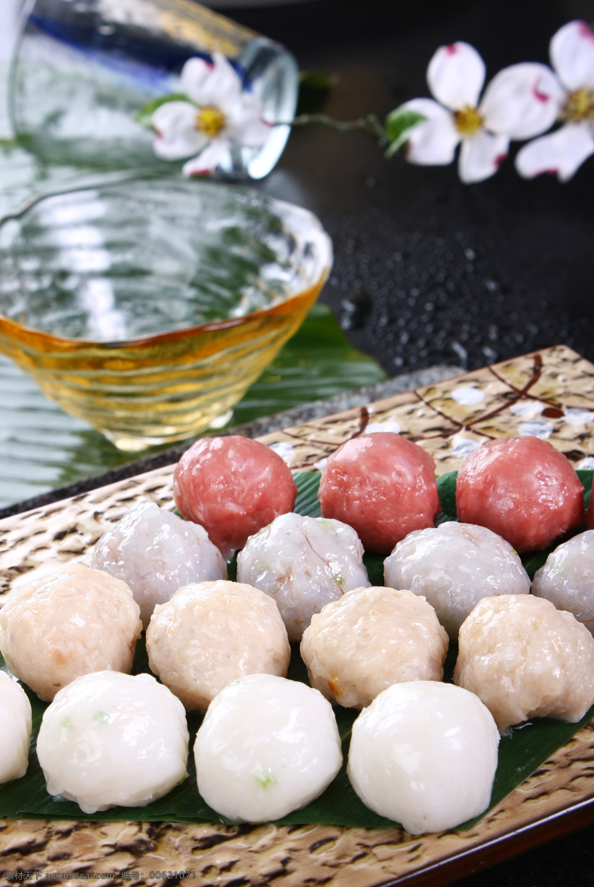 四宝丸子 虾丸 肉丸 鱼丸 蘑菇丸 丸子 新鲜丸子 火锅丸子 杯 鲜花 高档火锅丸子 火锅辅料 杯子 竹帘 荷叶底 食物原料 餐饮美食