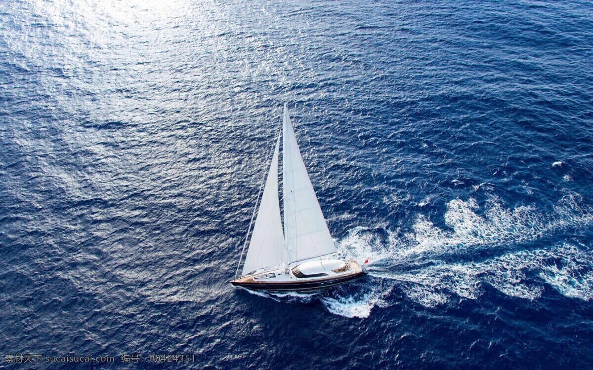 海面 上 扬帆 远航 轮船 唯美 风景 大海 帆船 蓝天 杨帆 旅游摄影 国内旅游