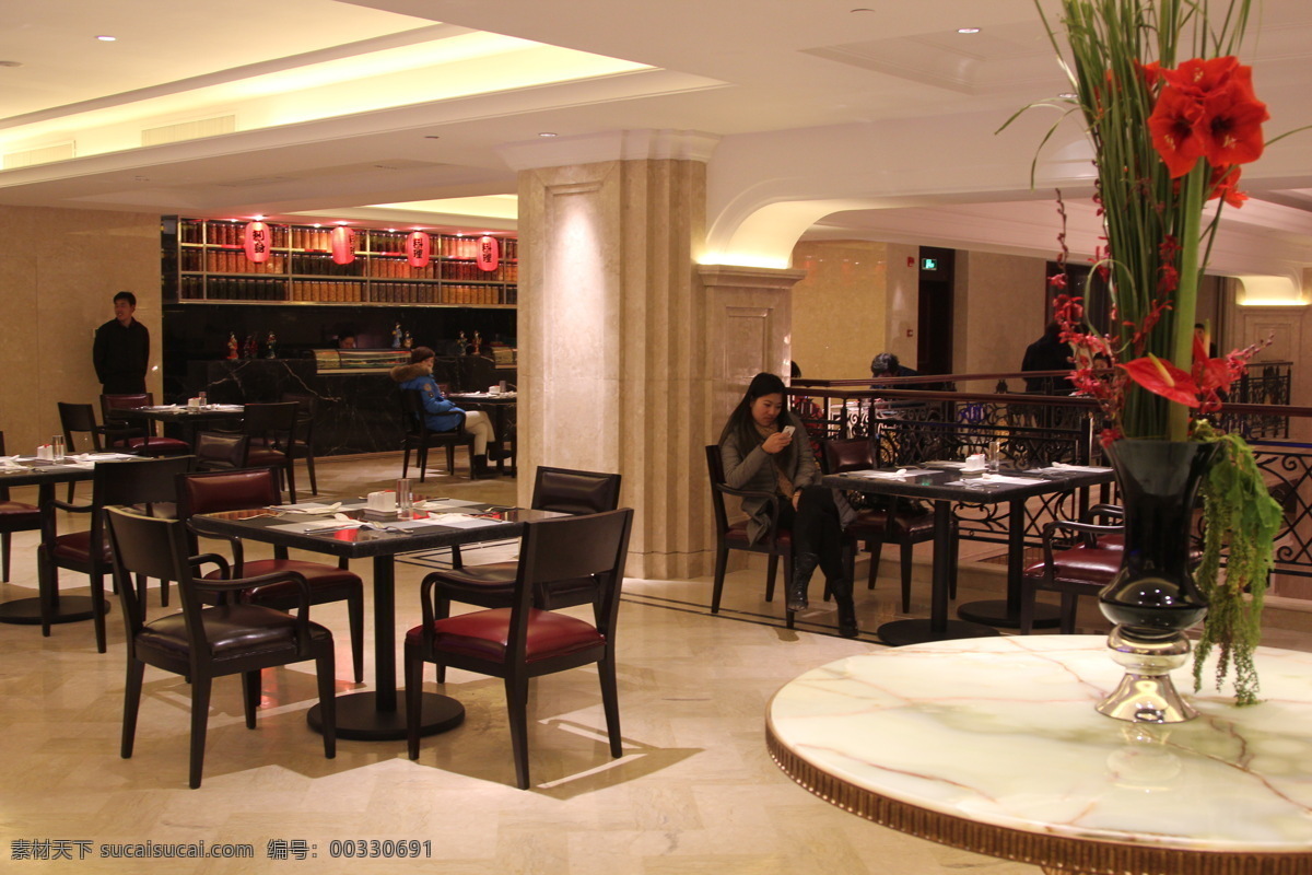 西餐厅 餐桌 花 建筑园林 欧式酒店 室内摄影 高端餐饮 自助餐厅 桌花 装饰素材