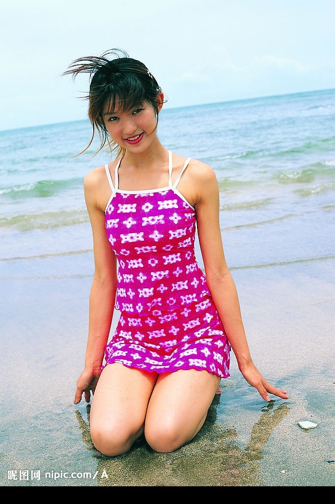 美女 女孩 mm 沙滩 大海 姿势 笑容 灿烂 阳光 性感 丰满 裙子 人物 人物图库 人物摄影 摄影图库