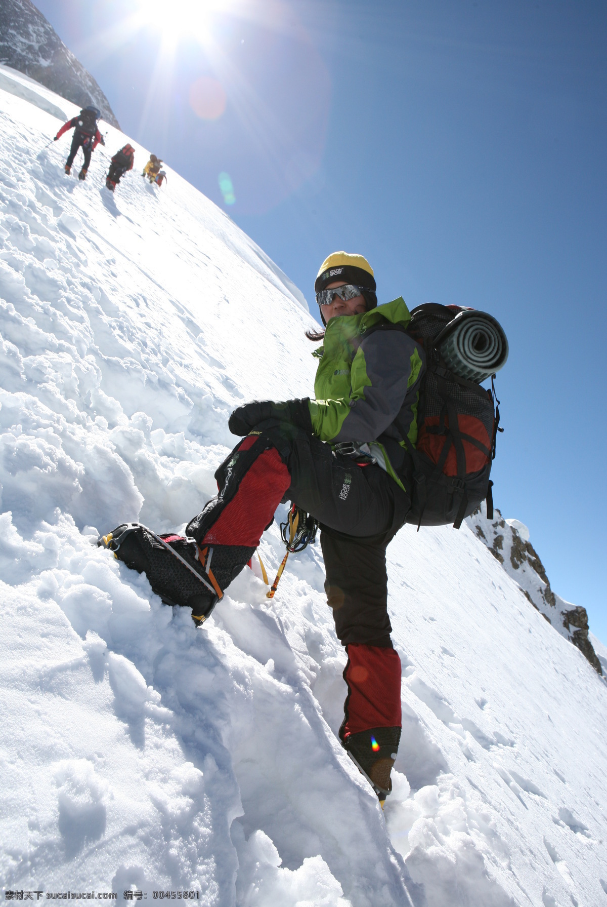 高清攀登素材 登雪山 太阳 旅游 蓝天 户外活动 人物摄影 人物图库