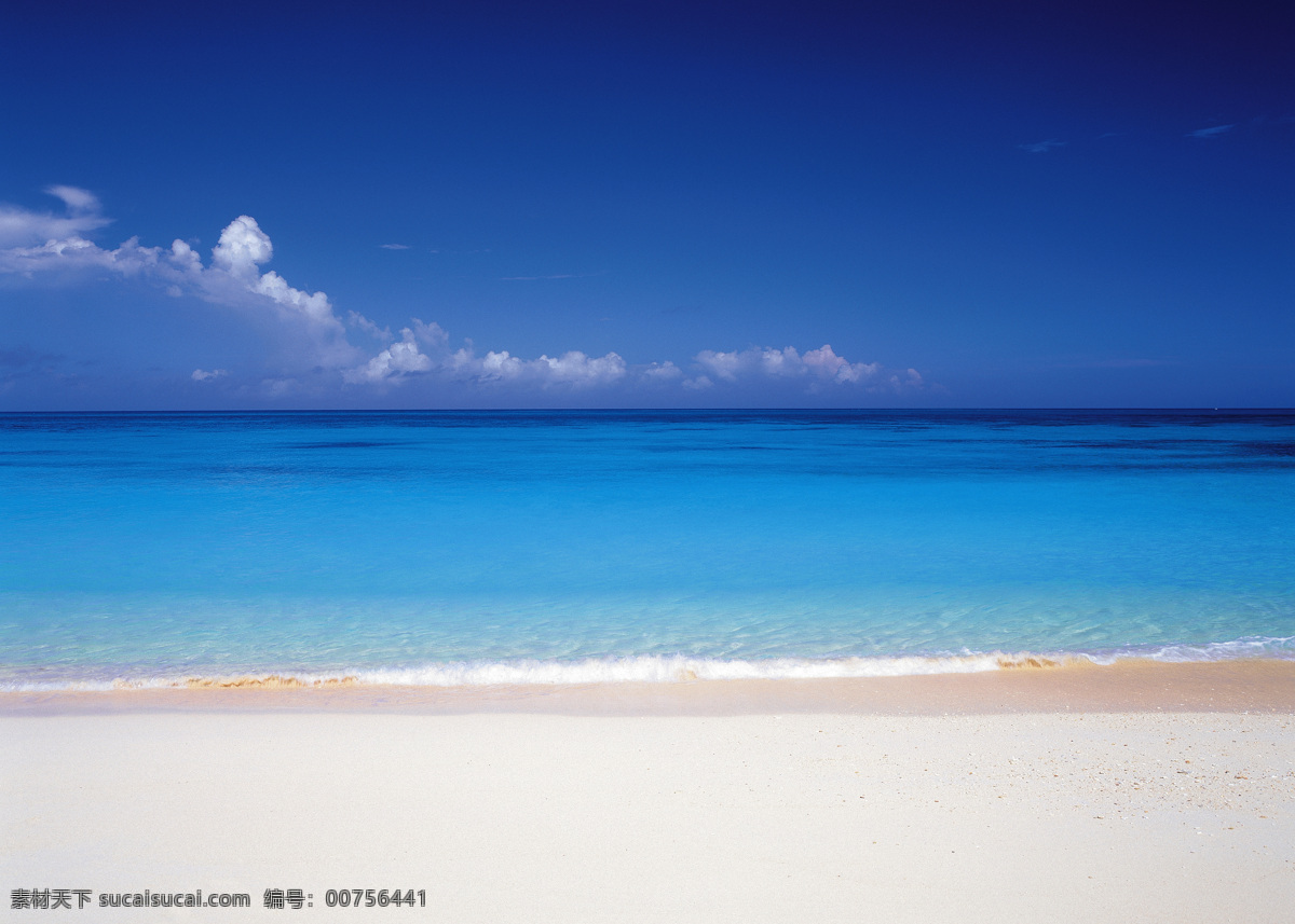 沙滩海浪风景 风景 背景 自然风景 旅游摄影 jpg图片 jpg图库 大海 自然景观 清澈湖水 平静的海面 蓝天 白云 沙滩 沙滩风景 其他风光 蓝色