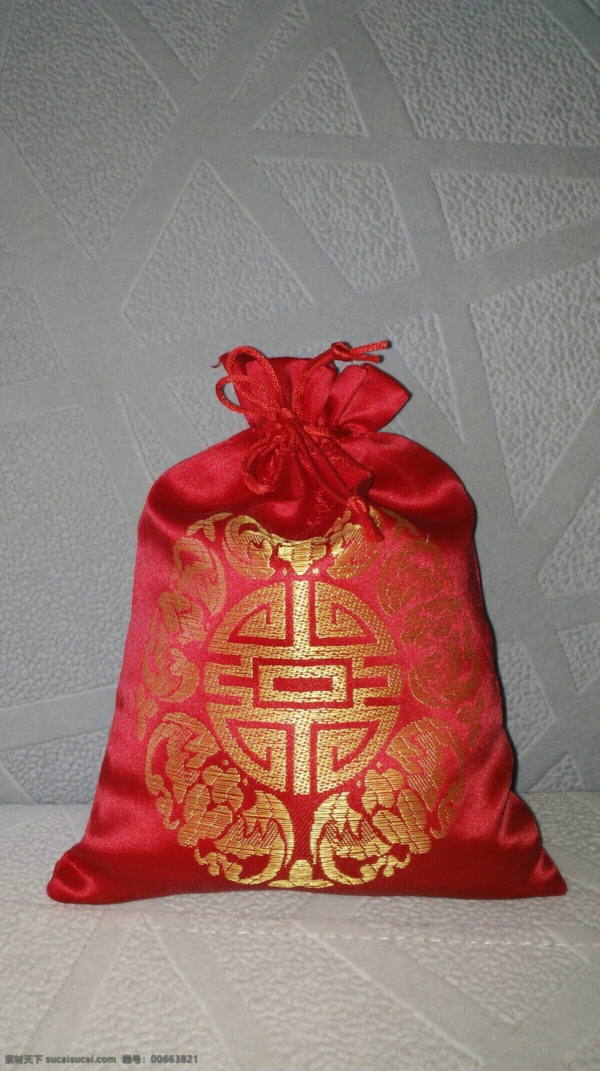 红色礼包 红色 礼包 礼袋 喜庆 沙发 素材天下 文化艺术 传统文化