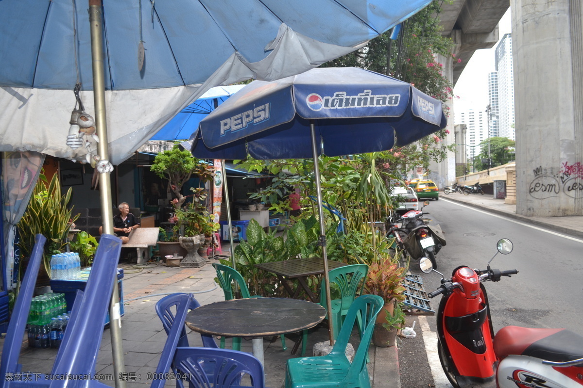泰国 曼谷 遮阳伞 大伞 座椅 餐饮 夜市 路边摊 室外餐厅 泰国游 旅游摄影 国外旅游