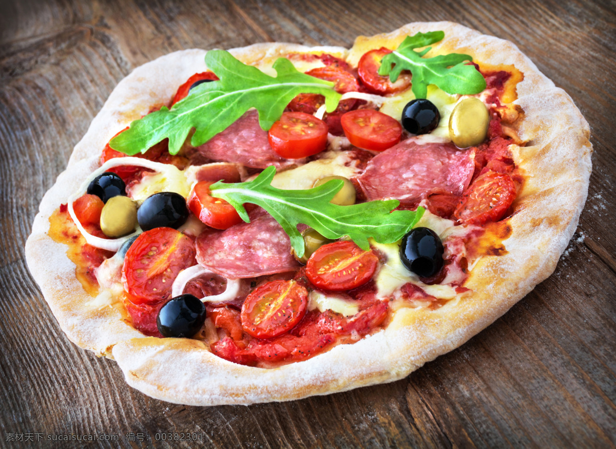木板 上 披萨 橄榄 番茄 意大利披萨 国外美食 美味 食物摄影 外国美食 餐饮美食
