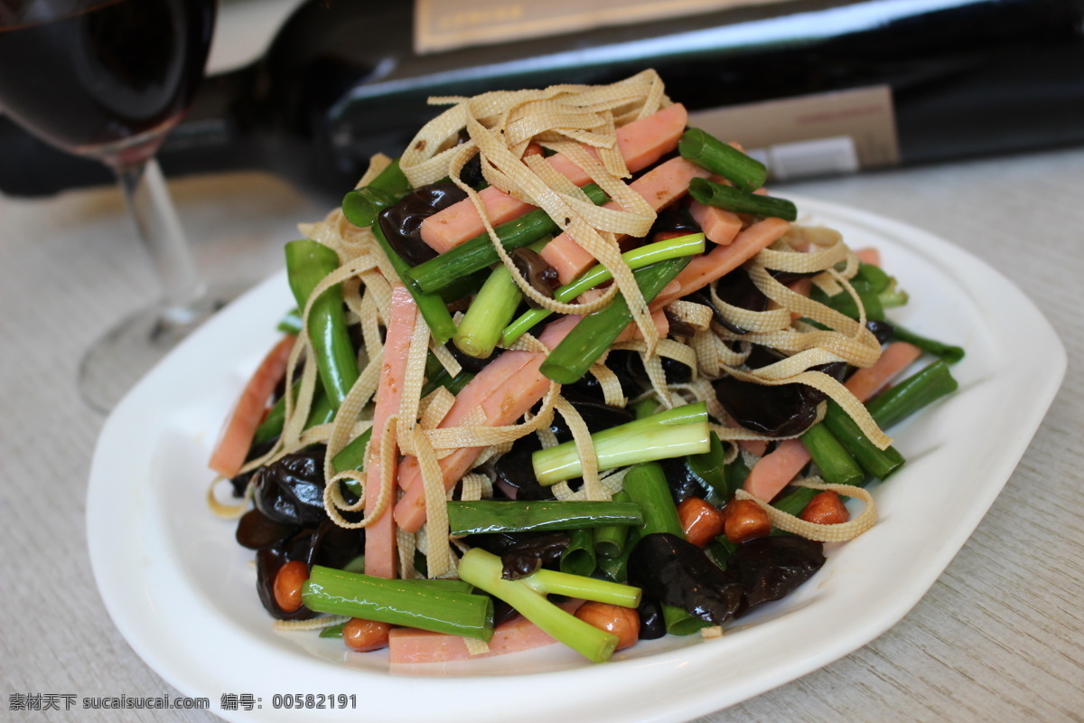 拌三样 凉菜 拌凉菜 凉拌午餐肉 豆腐皮 下酒菜 传统美食 餐饮美食