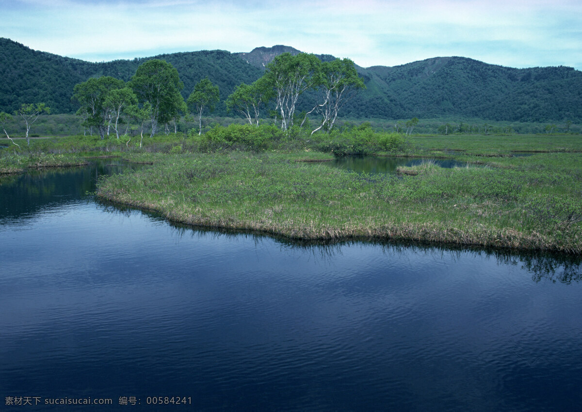 平静 湖水 美丽风景 风光 景色 美景 湖泊 清澈 倒影 自然景观 山水风景 四季风景 风景图片