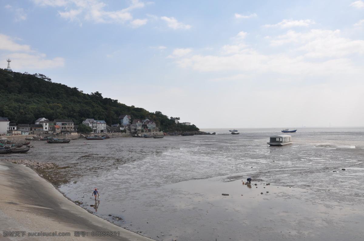 海滩 白云 船 海边 蓝天 沙滩 自然风景 自然景观 滩 出海 农居 psd源文件