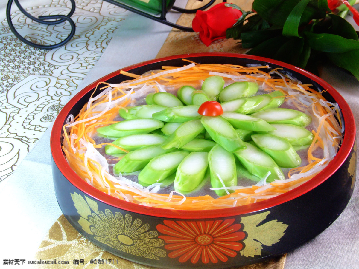 摆盘 摆设 菜式 餐饮美食 餐桌 传统美食 翠绿 典雅 蔬菜拼盘 食物 美食 美味 佳肴 拼盘 花式 拼花 蔬菜 瓜果 根茎 萝卜 红萝卜 莴苣 芥蓝 新鲜 鲜嫩 水灵 特色菜 造型 中国风 浪漫 精致 食欲 诱人 色香味 艺术 红酒 酒架 高脚杯 配饰 桌布 风景 生活 旅游餐饮