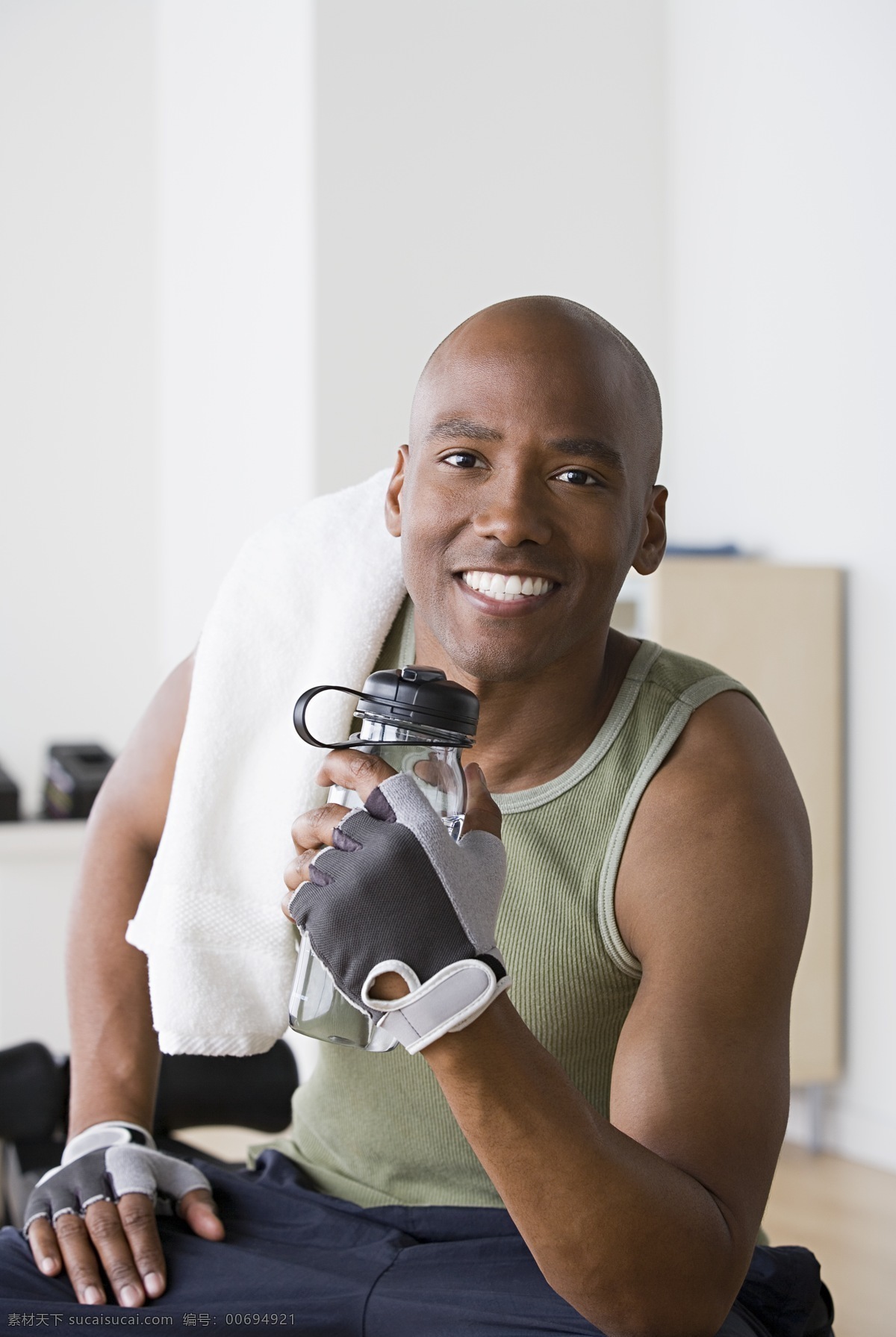 补充 水分 健身 男性 健身男性 外国男性 健身房 锻炼 生活人物 人物图片