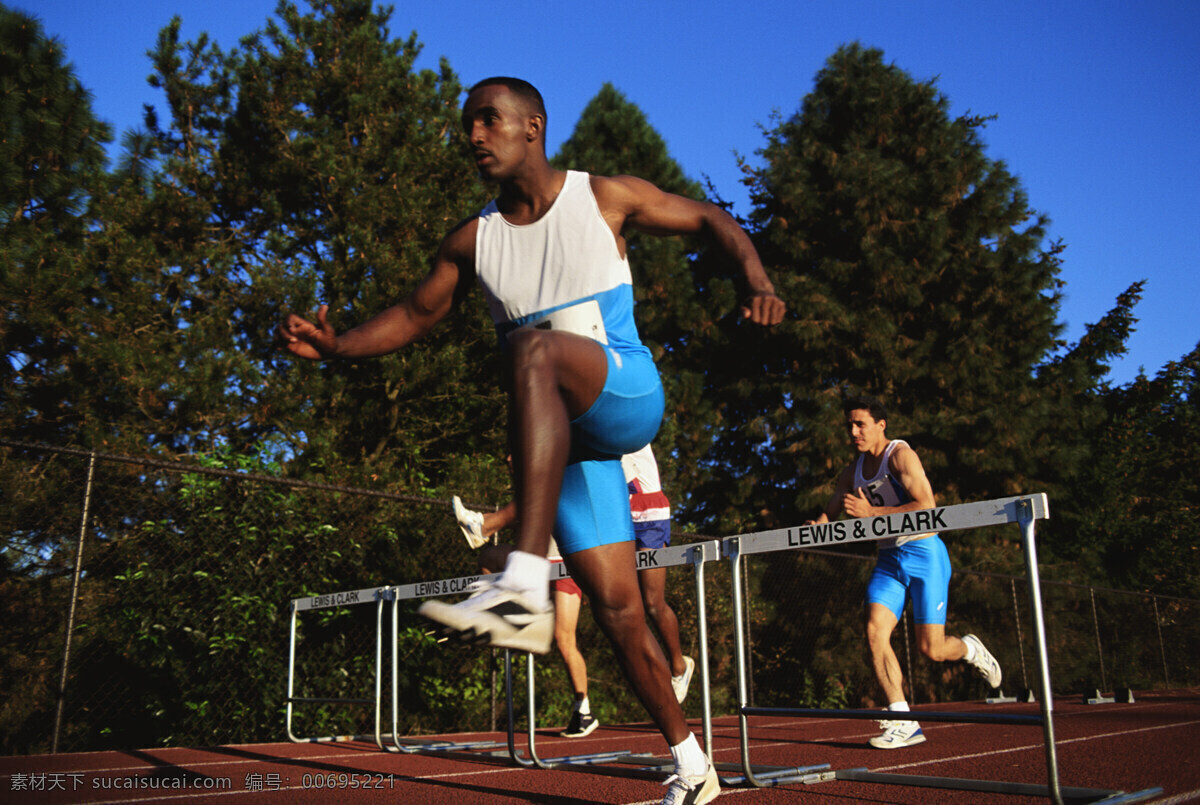 运动的人 运动 人 跑步 跨栏 男人 文化艺术 体育运动 运动中的人 摄影图库 300