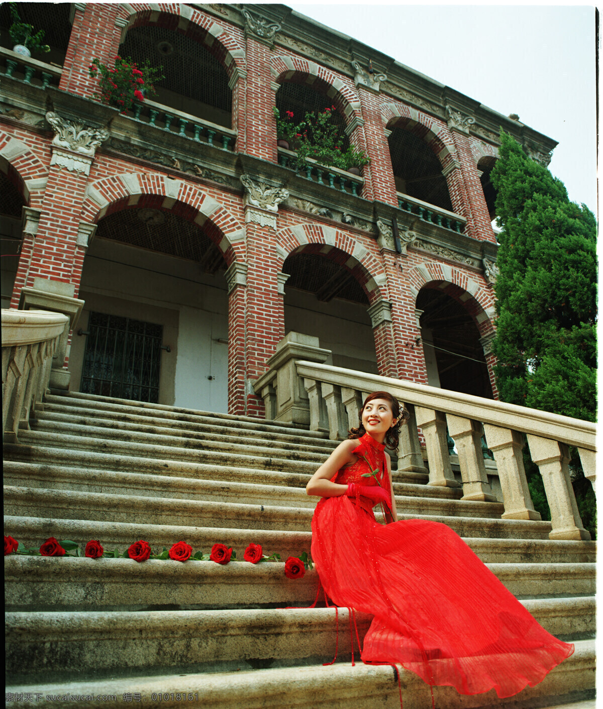 婚纱摄影样片 美丽新娘 美丽 新娘 婚纱 少女 女孩 美女 人物 写真 建筑 台阶 情窦初开 人物摄影 人物图库