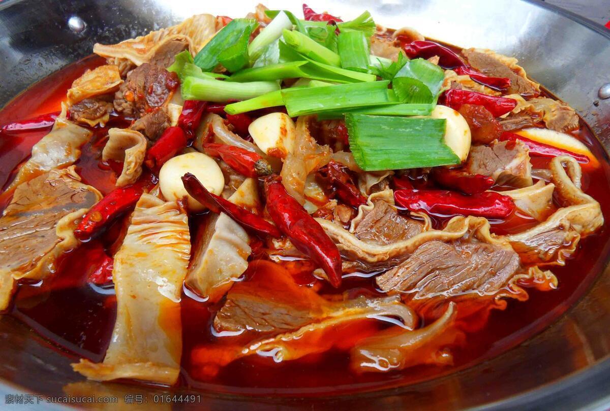 干锅牛腩 牛腩 青椒 红椒 香菜 餐饮美食 传统美食