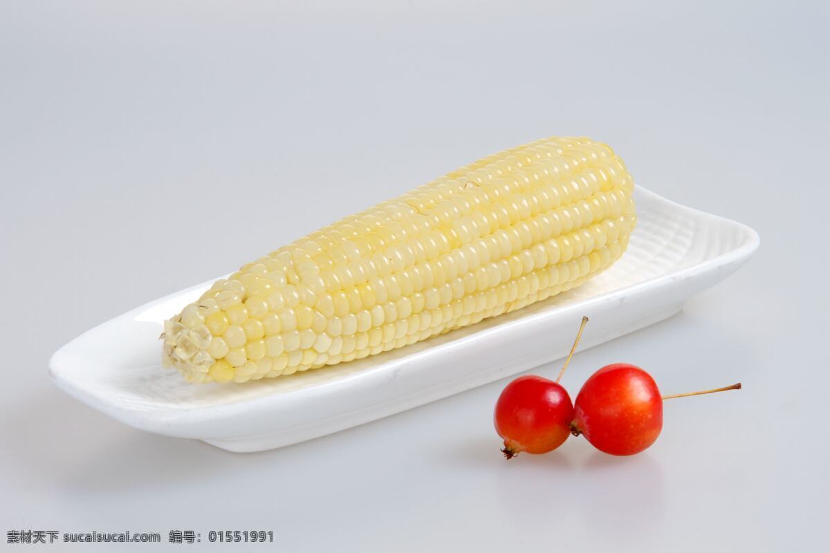 水果玉米搭配 白糯玉米 静物摄影 高调风格 单条玉米 餐饮美食 传统美食