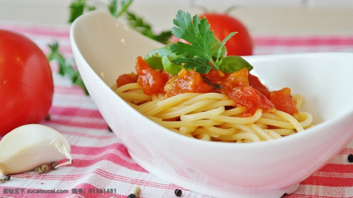 意大利面 蕃茄 番茄汁 意大利通心粉 意大利语 面条 面食 灰色