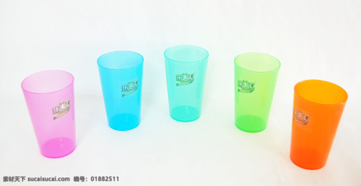 玻璃杯 玻璃器皿 彩色 生活百科 生活素材 生活用品 喝水杯子 多种颜色 玻璃制品 常用物品 生活用品之一 矢量图 日常生活