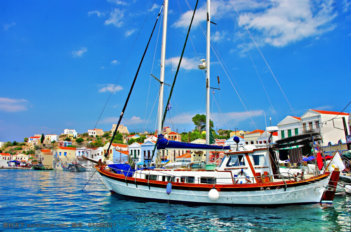 美丽 希腊 风景图片 船只 渔船 圣托里尼风景 爱琴海风景 海岸城市风光 希腊旅游景点 国外建筑 旅游景区 国外旅游 城市风光 环境家居 蓝色
