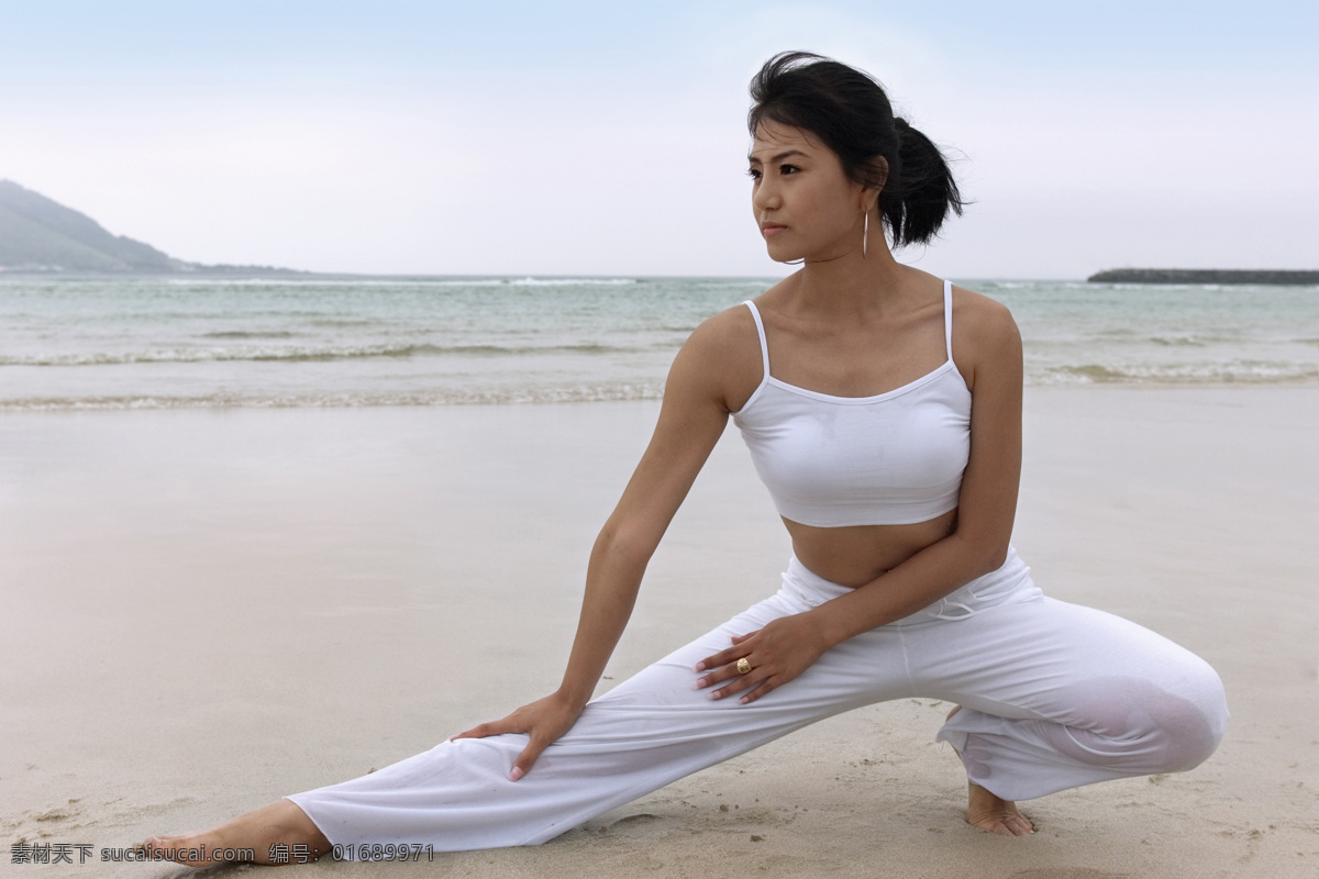 户外 练 瑜珈 人物 练瑜珈的人物 健身 生活人物 人物图片