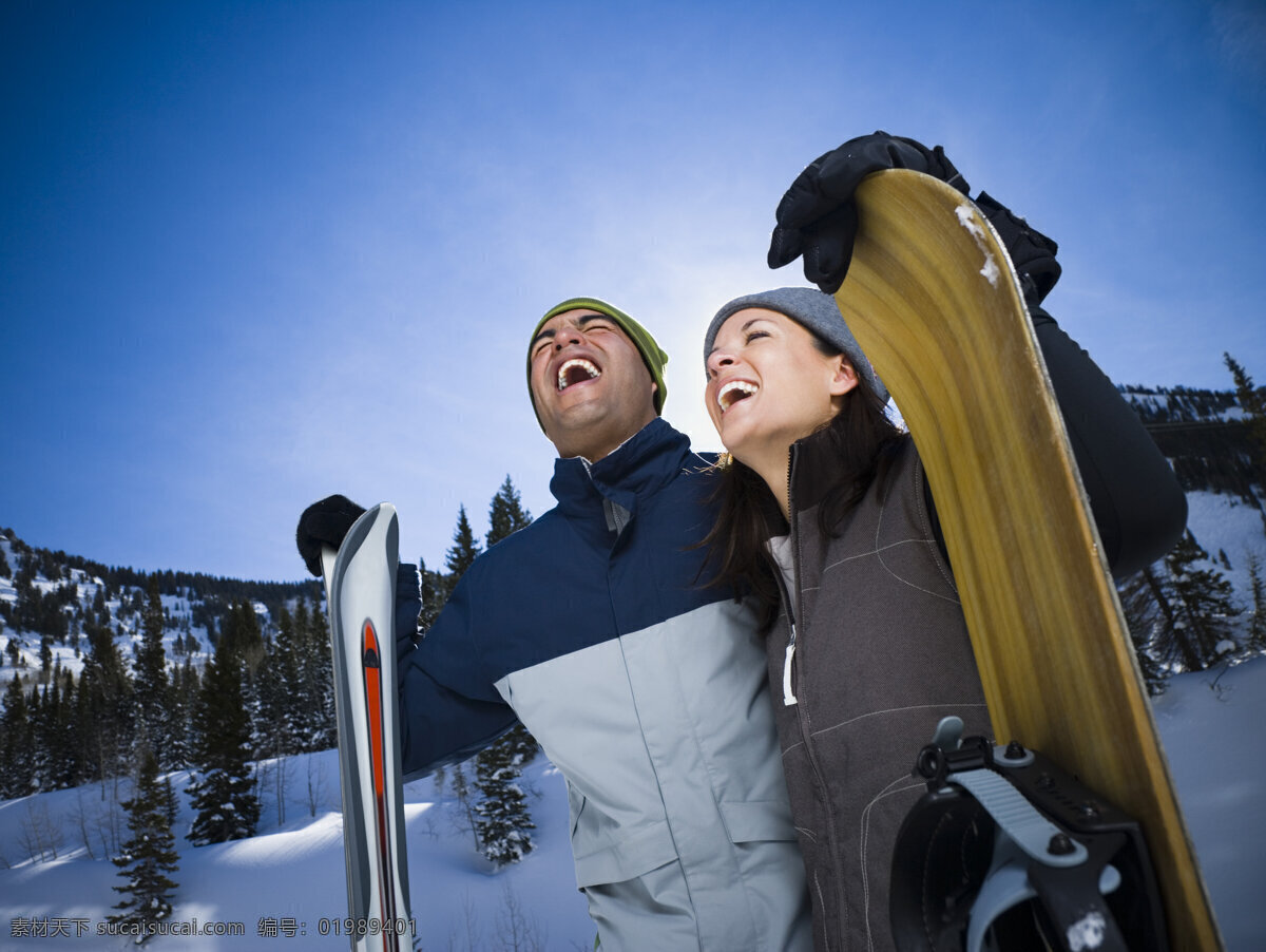 开怀大笑 滑雪 情侣 滑雪场 运动 滑雪工具 滑雪服 滑雪图片 生活百科