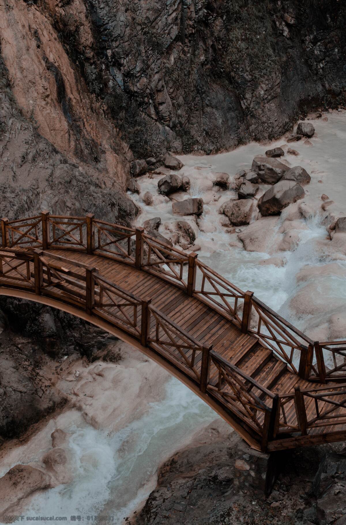 木桥下的流水 桥 水流 小桥 水 河流 自然景观 山水风景