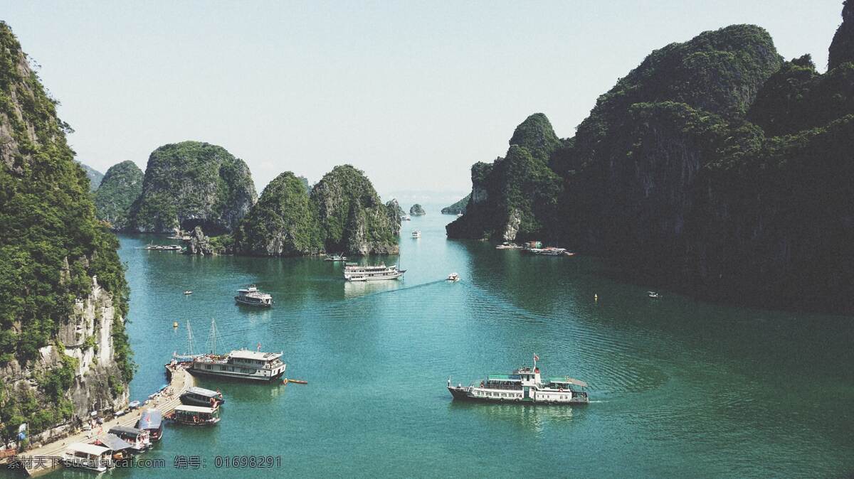 山水图 山 水 背景图 桌面壁纸 大海 河流 蓝色 天空 白色 桂林山水 船只 运输 港口 旅游 旅游摄影 自然风景