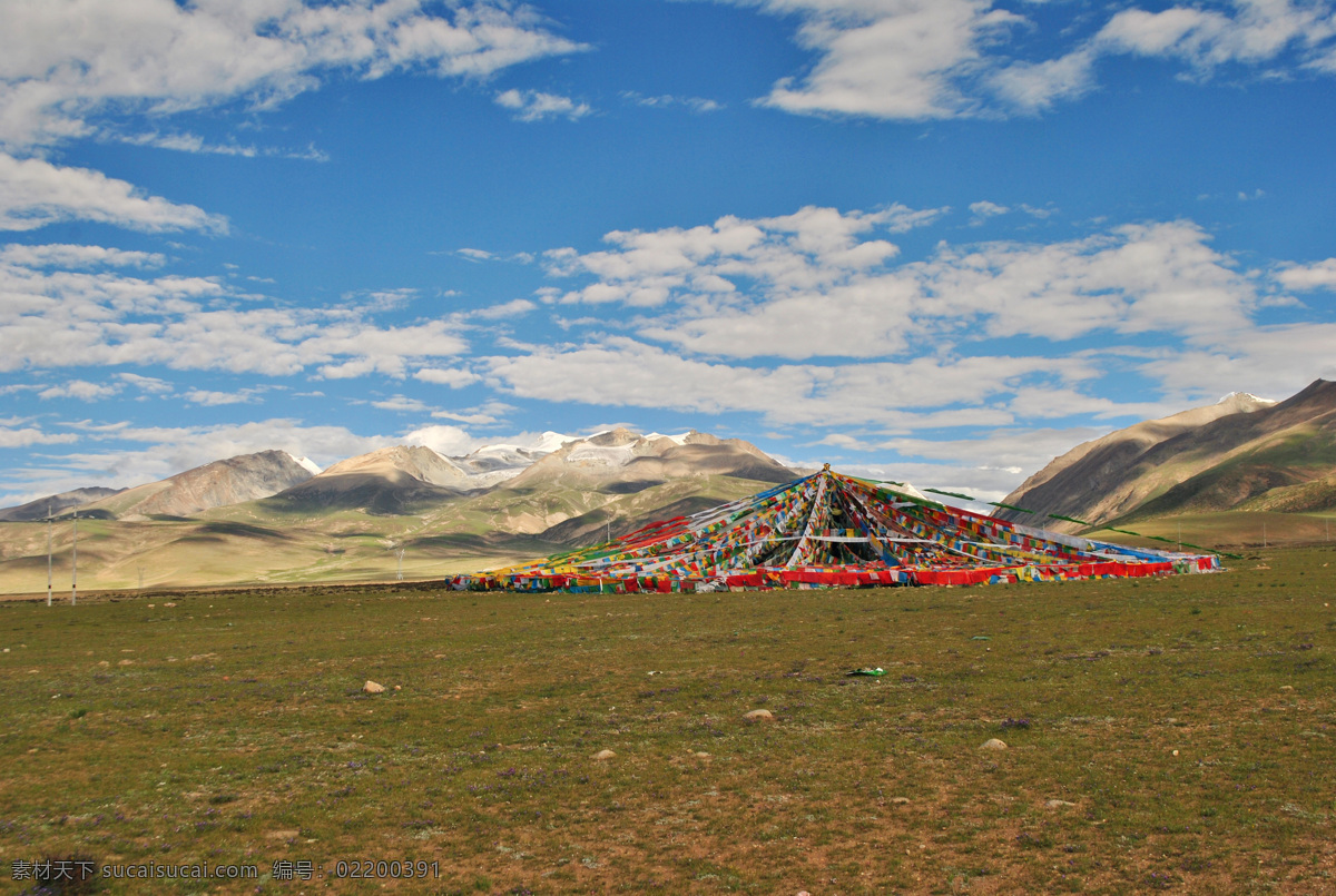 西藏 西藏经番 西藏经文 西藏五彩哈达 西藏山峦 西藏田园 西藏蓝天 西藏夏天 西藏光影 西藏高清图片 旅游摄影 国内旅游 高原 西藏风景 蓝天 白云 绿草地 自然景观 自然风景 灰色