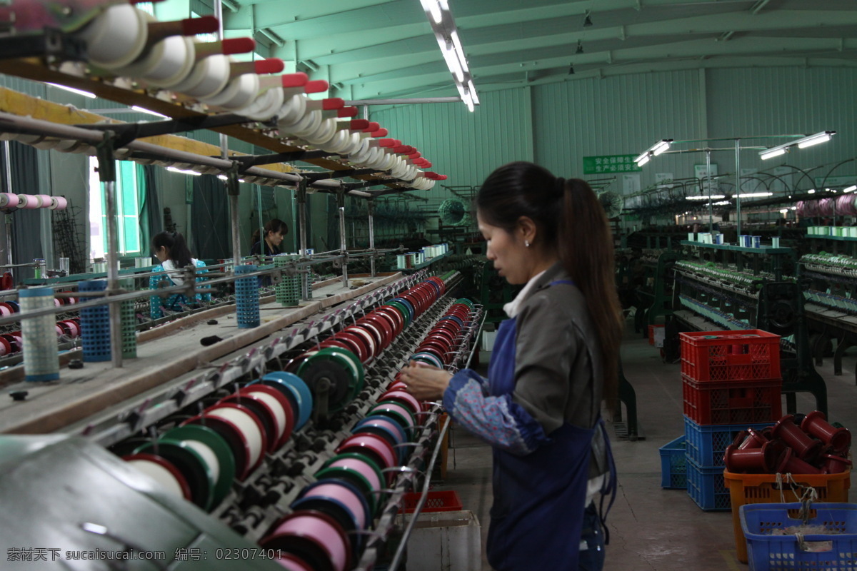 生产车间 生产 车间 设备 机器 加工 制作 工艺 产品 丝绸 活动场景 现代科技 工业生产