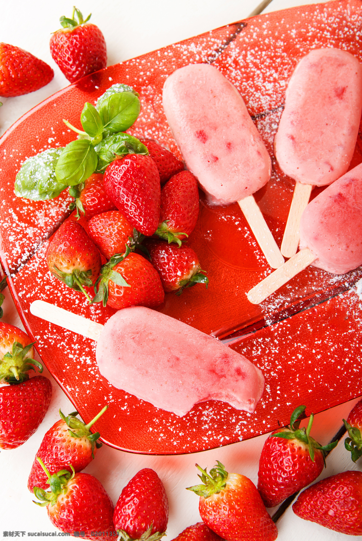 草莓与冰糕 冰糕 冰棍 新鲜水果 草莓 甜品美食 美味 食物摄影 其他类别 餐饮美食 红色