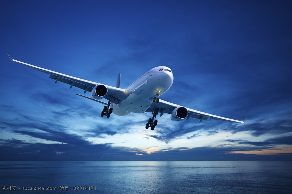 飞机旅行 旅行 旅游 客机起飞 客机 boeing 飞机 波音 波音737 大型客机 航空 机场 航空公司 现代科技 交通工具