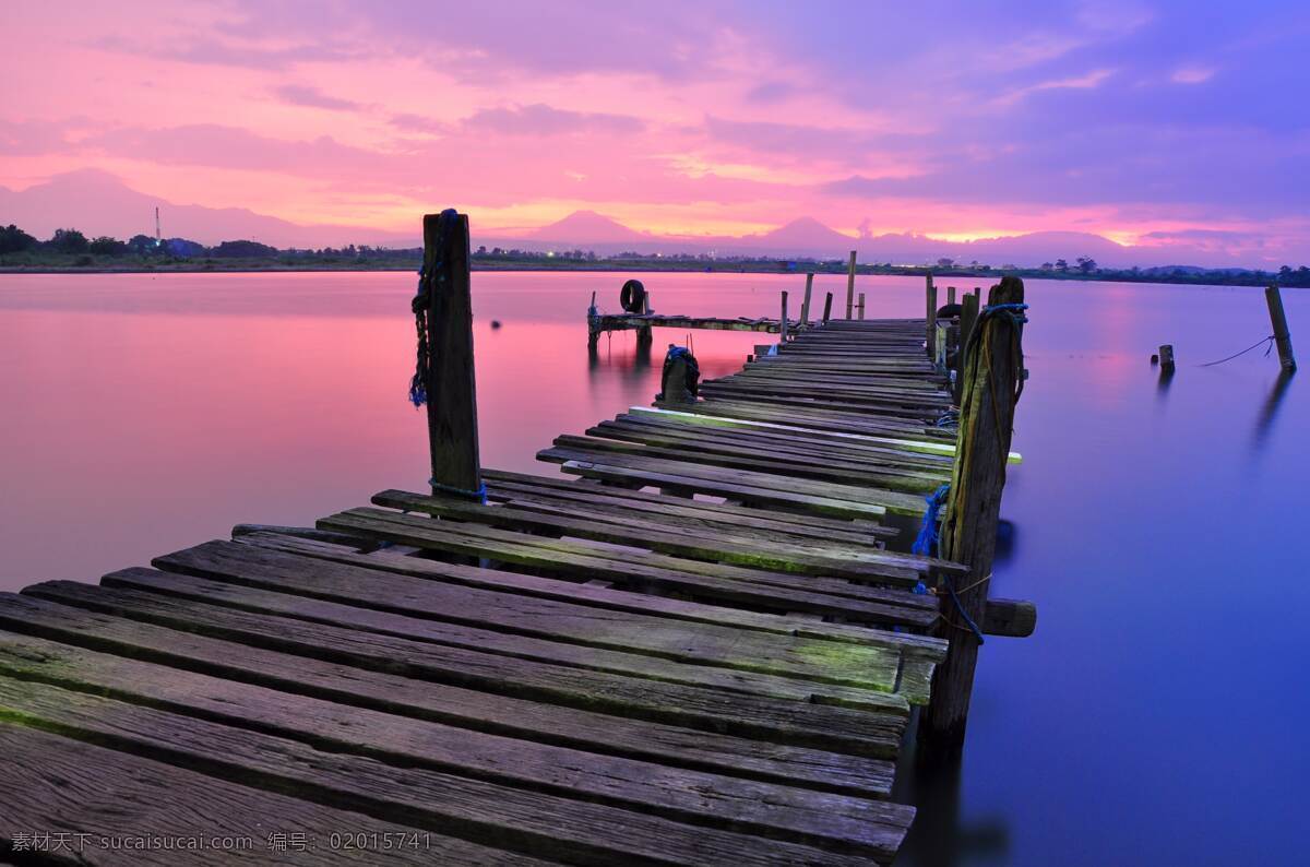 高清 紫色 天空 码头 红霞 水 风景 自然景观 自然风景