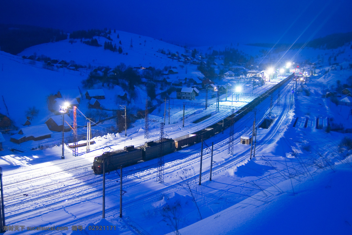雪地 里 行驶 列车 火车 轨道 雪景 汽车图片 现代科技