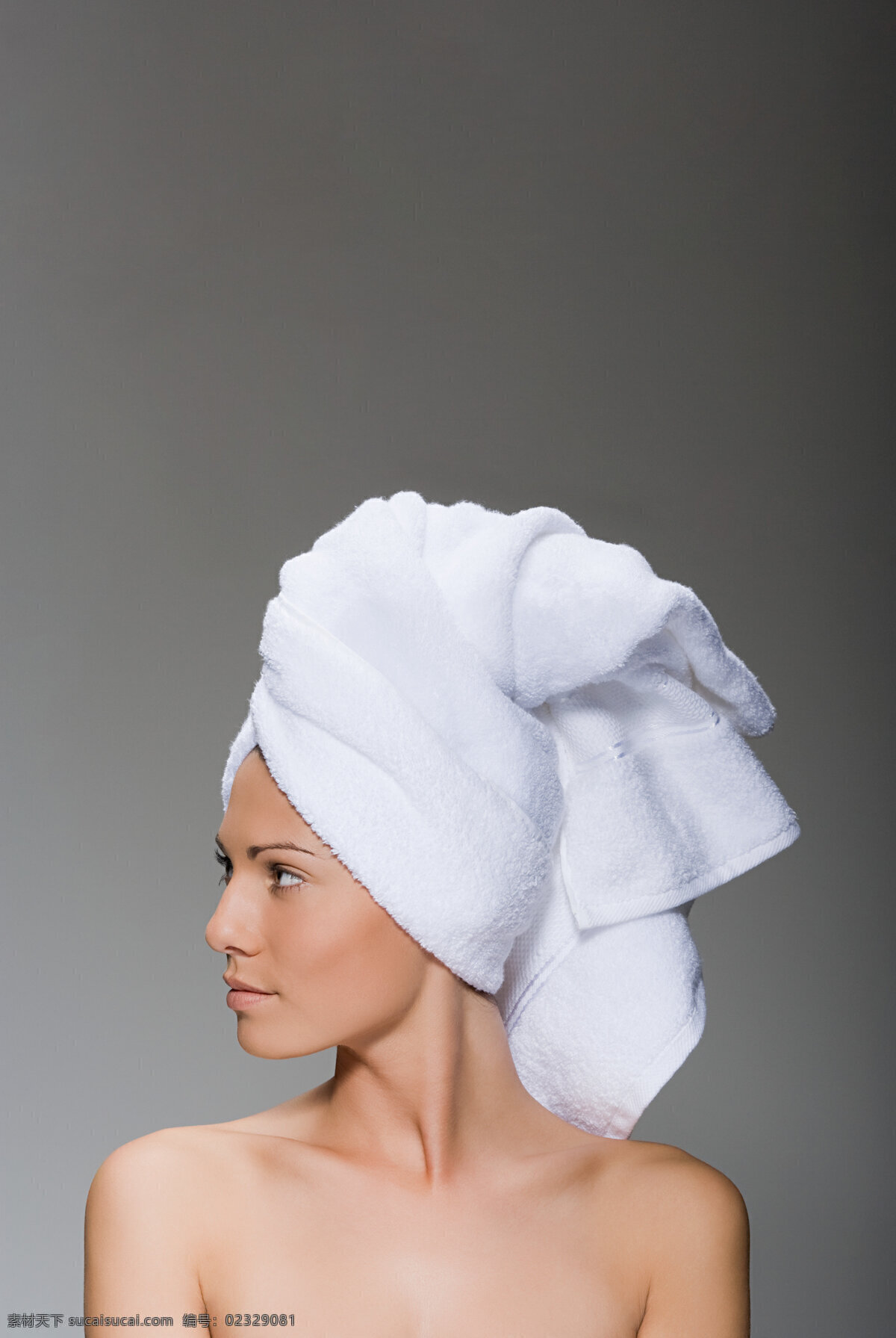 欧美 模特 魅力 造型 白色 头巾 毛巾 浴巾 裸体 秀发 美发 发型 个性 时尚 潮流 长发 头发 美女 女性 女人 性感 海报 广告 高清图片 美女图片 人物图片