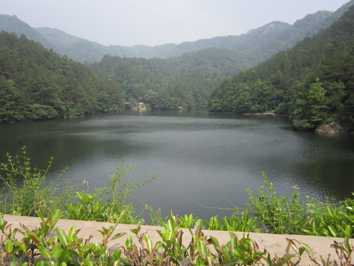 木兰天池 旅游 自然风光 湖水 山顶湖水 自然景观 自然风景 灰色