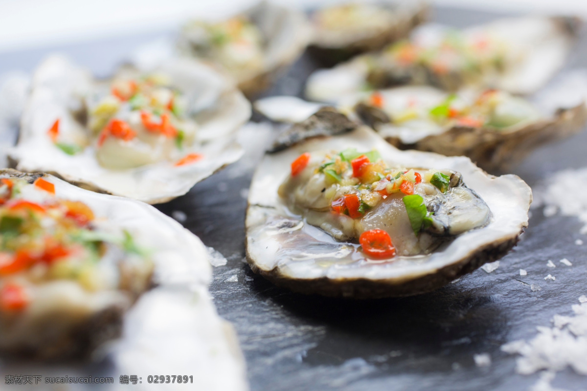 牡蛎 海产贝壳 软性动物 海鲜 新鲜 美味佳肴 美食 贝类 食品 冰鲜生蚝 烧烤 蒜茸烤生蚝 碳烤生蚝 生蚝刺身 生蚝文化 铁板生蚝 壮阳 美白 美味 食物海报 生蚝特写 海鲜菜品 餐饮美食 传统美食