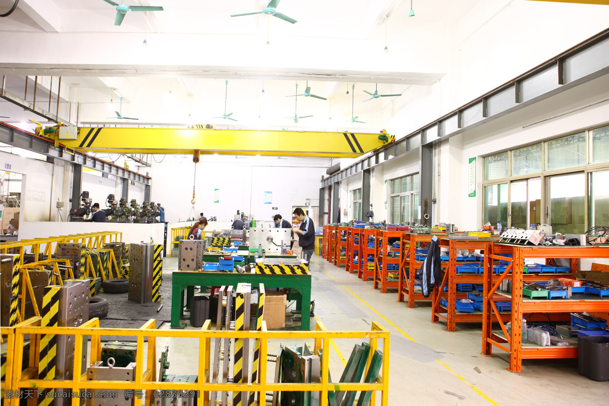 模具车间 试模 省模 数控车间 数控 机床 精确 钻头 大型模具 精密模具 模胚 模具工人 模架 钢铁 钢材 钢模具钢 工具钢 工业 模具 注塑 公模 打磨 智能制造 车间 工厂车间 机器设备 模具车床 cnc 注塑成型 吹塑 挤出 压铸 锻压成型 冶炼 冲压 现代科技 工业生产