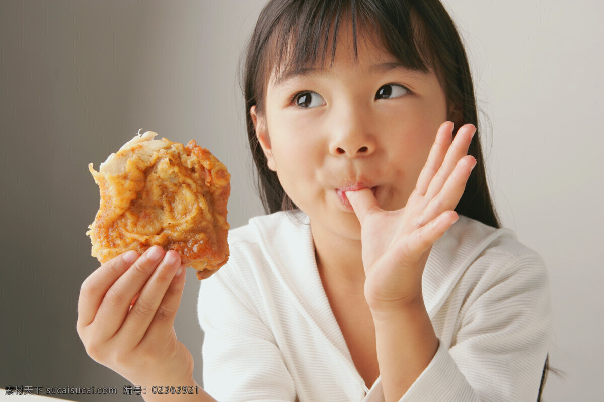 吃 鸡腿 小女孩 美食 好味道 可爱 儿童 孩子 生活人物 人物图片