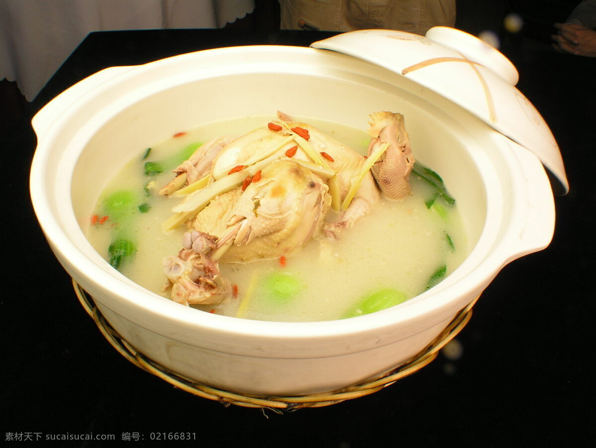 本鸡煲 食品 菜谱 菜肴 菜谱图片 菜 食物 美食摄影 诱人美食 家常菜 美食图片 食材原料 传统美食 美食 餐饮美食