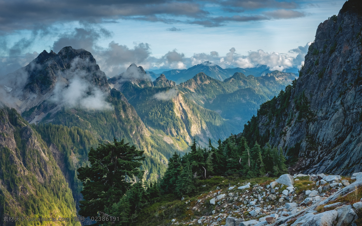 高山 山脉 山 高原 断层 世界地理 地理 地貌 地况 地面 绿树 蓝天 云彩 紫霞 摄影风景 自然景观 自然风景