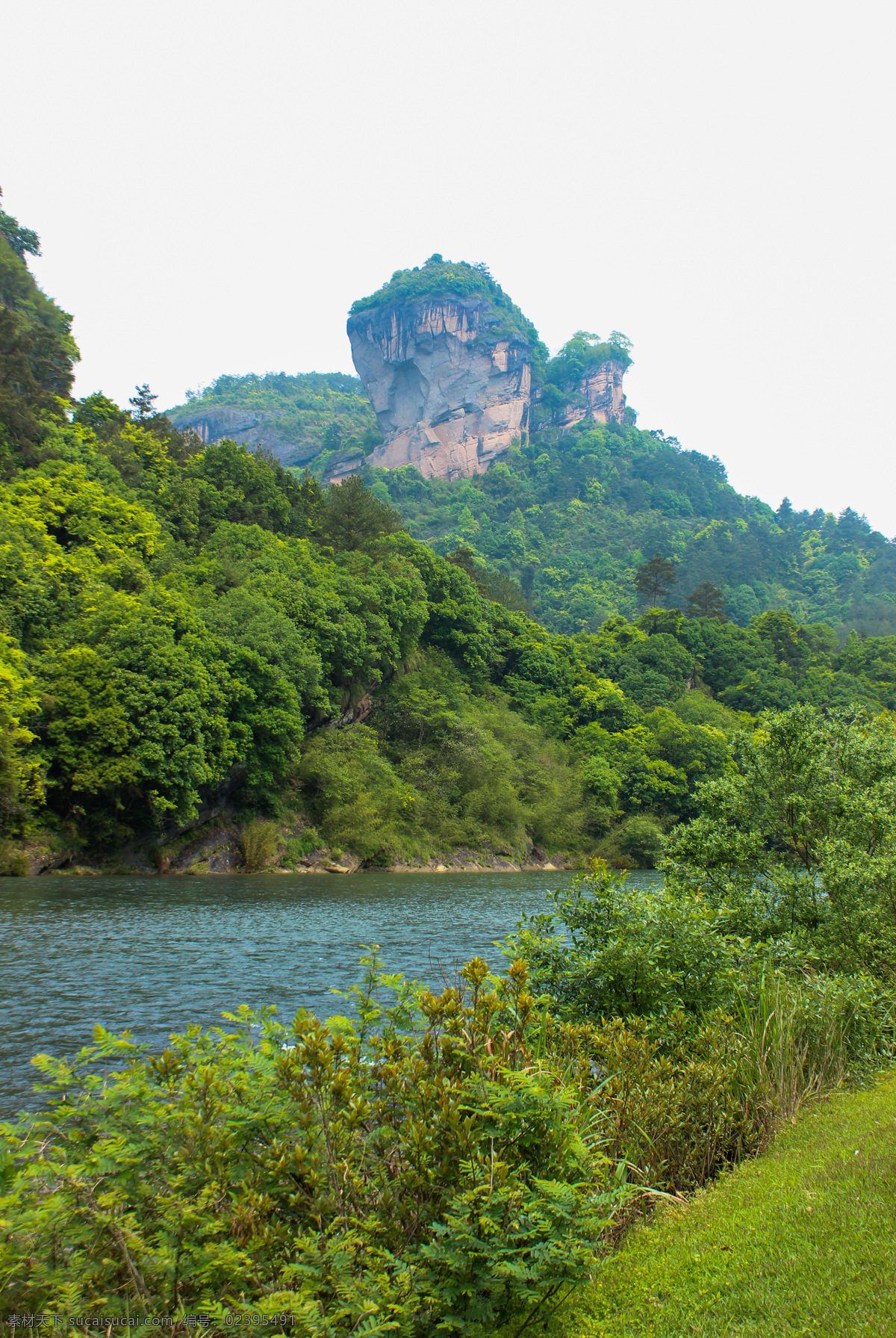 武夷山 福建 九曲 石刻 石壁 漂流 山谷 文字 文人 雕刻 森林 溪流 石亭 峭壁 竹筏 竹竿 撑杆 玉女峰 大王峰 镜台 武夷精舍 大红袍 水帘洞 鲤鱼 卧龙潭 岩茶 旅游摄影 国内旅游