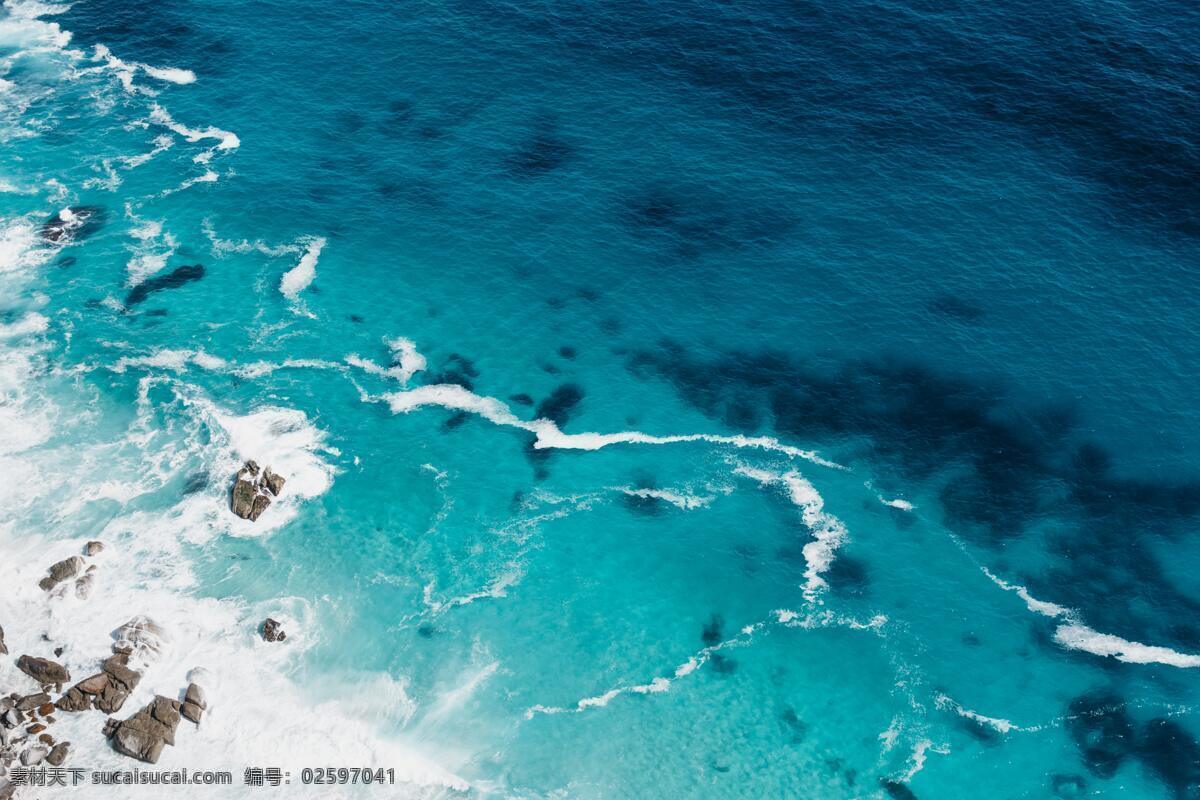 背景 背景图 桌面 壁纸 唯美 大海 海浪 浪花 海水 蓝色 深蓝 白色 水花 海边 马尔代夫 海岛 海上 湖 水 自然景观 自然风景